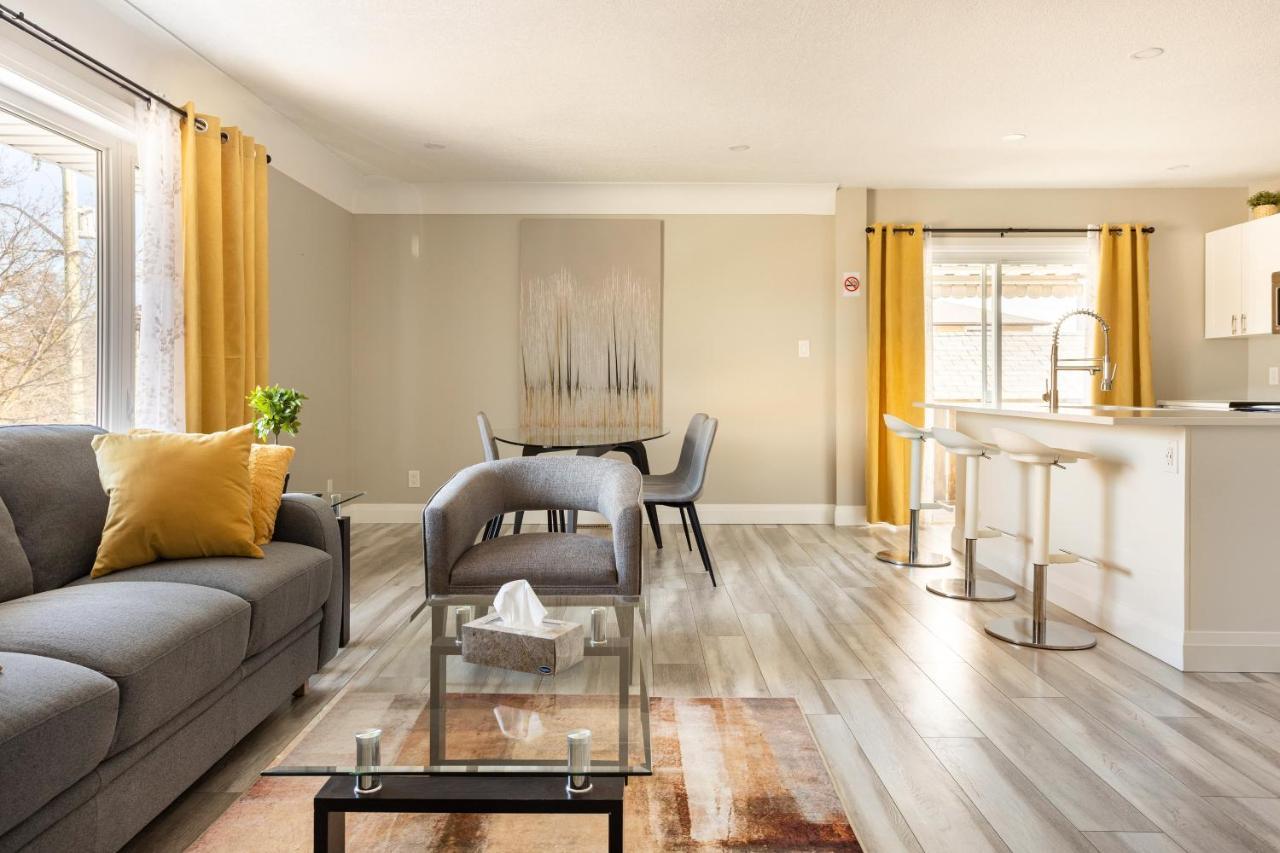 Entire 2 Bedroom Apartment Downtown - U3 Waterloo Exterior photo