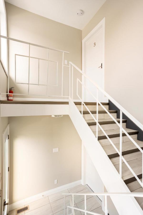 Entire 2 Bedroom Apartment Downtown - U3 Waterloo Exterior photo